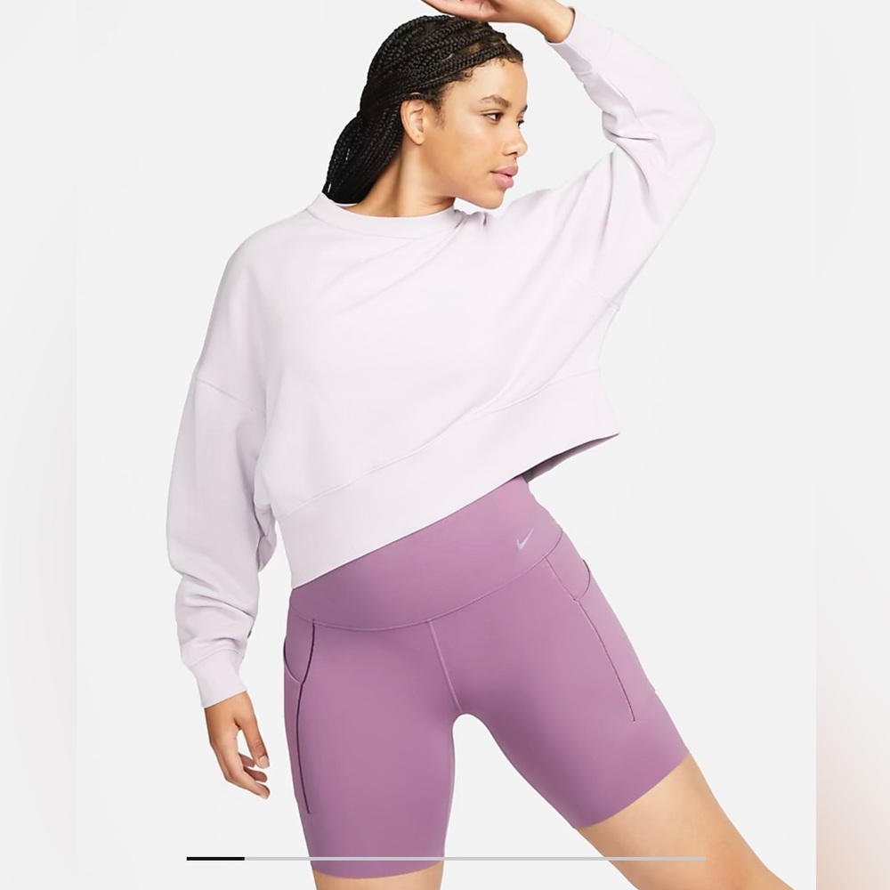 Nike Go Women's Firm-Support High-Waisted 8" Biker Shorts with Pockets (Size L)